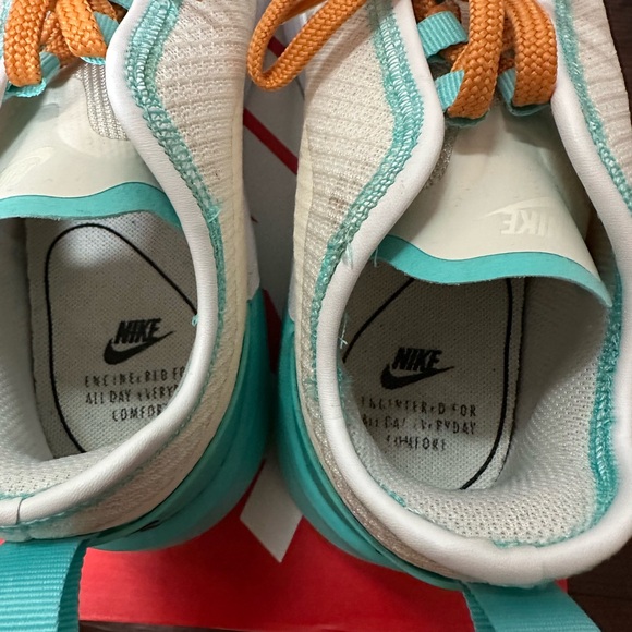 Nike! Shoes π - Picture 5 of 10